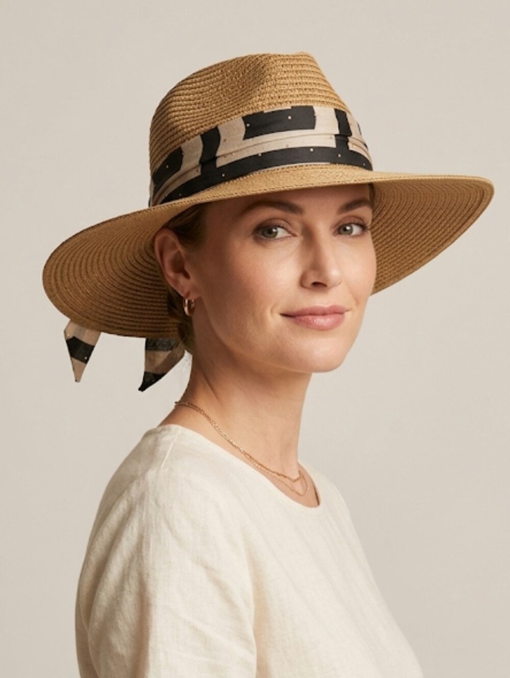 NEW Adrienne Vitadini Summer Straw Wide Brim Beach Hat Black/White Scarf